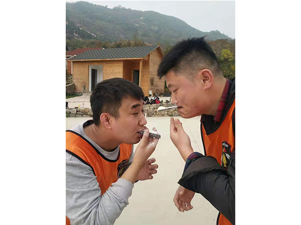 扑面惹来